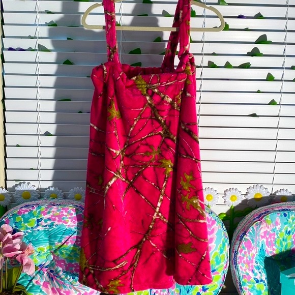 White River mossy oak print on plush pink wrap Velcro robe - Picture 2 of 5